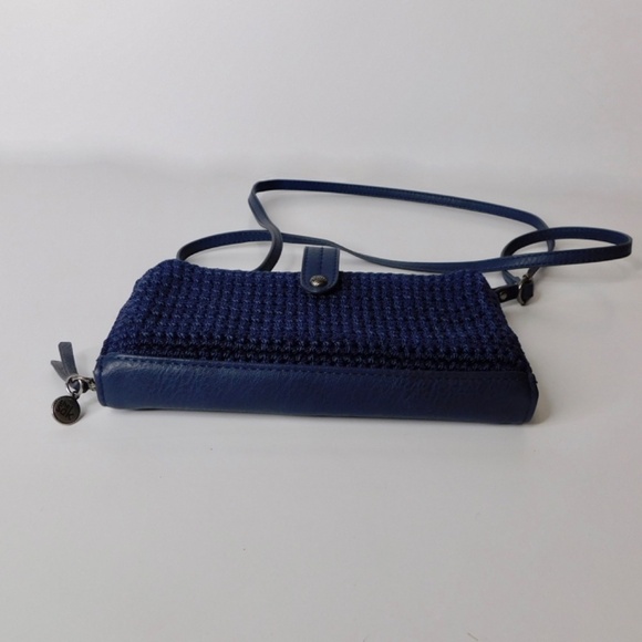THE SAK Iris Smartphone Crossbody Navy Blue Crochet Purse Shoulder Bag Handbag - Picture 10 of 14